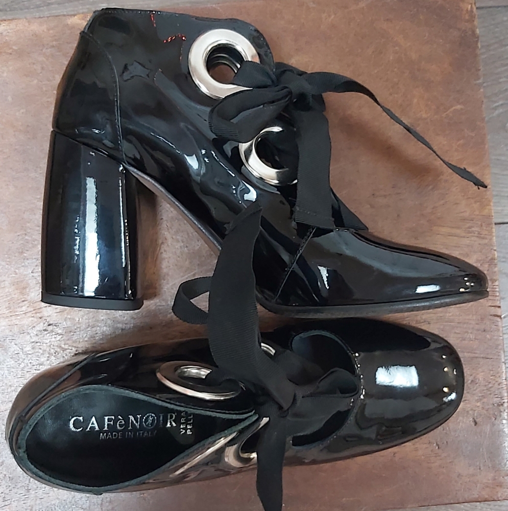 Cafe Noir patent leather heels.